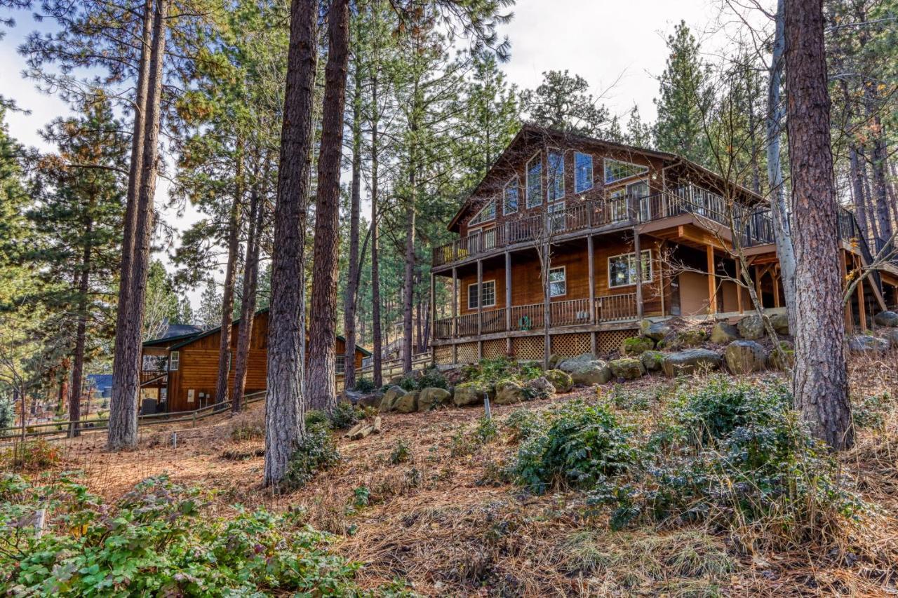 Camp Polk Lodge Sisters Exterior photo