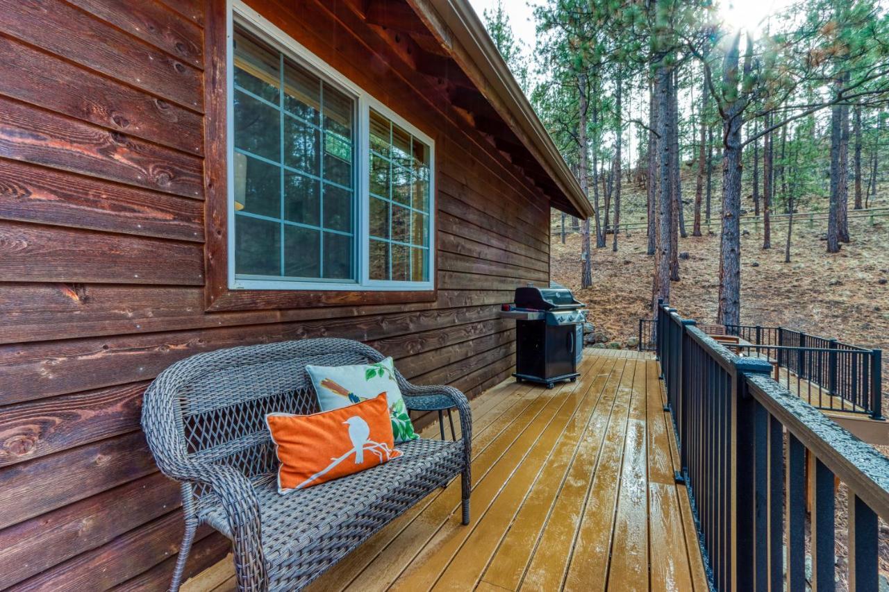 Camp Polk Lodge Sisters Exterior photo